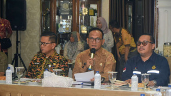 Bupati Sarolangun Hurmin Pimpin Rapat Perencanaan Pembangunan Tugu Biduk